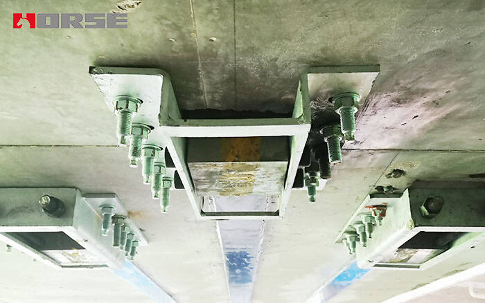 Concrete bridge strengthening by prestressing CFRP plate4
